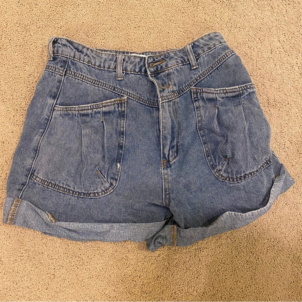 Jean shorts with vintage pockets